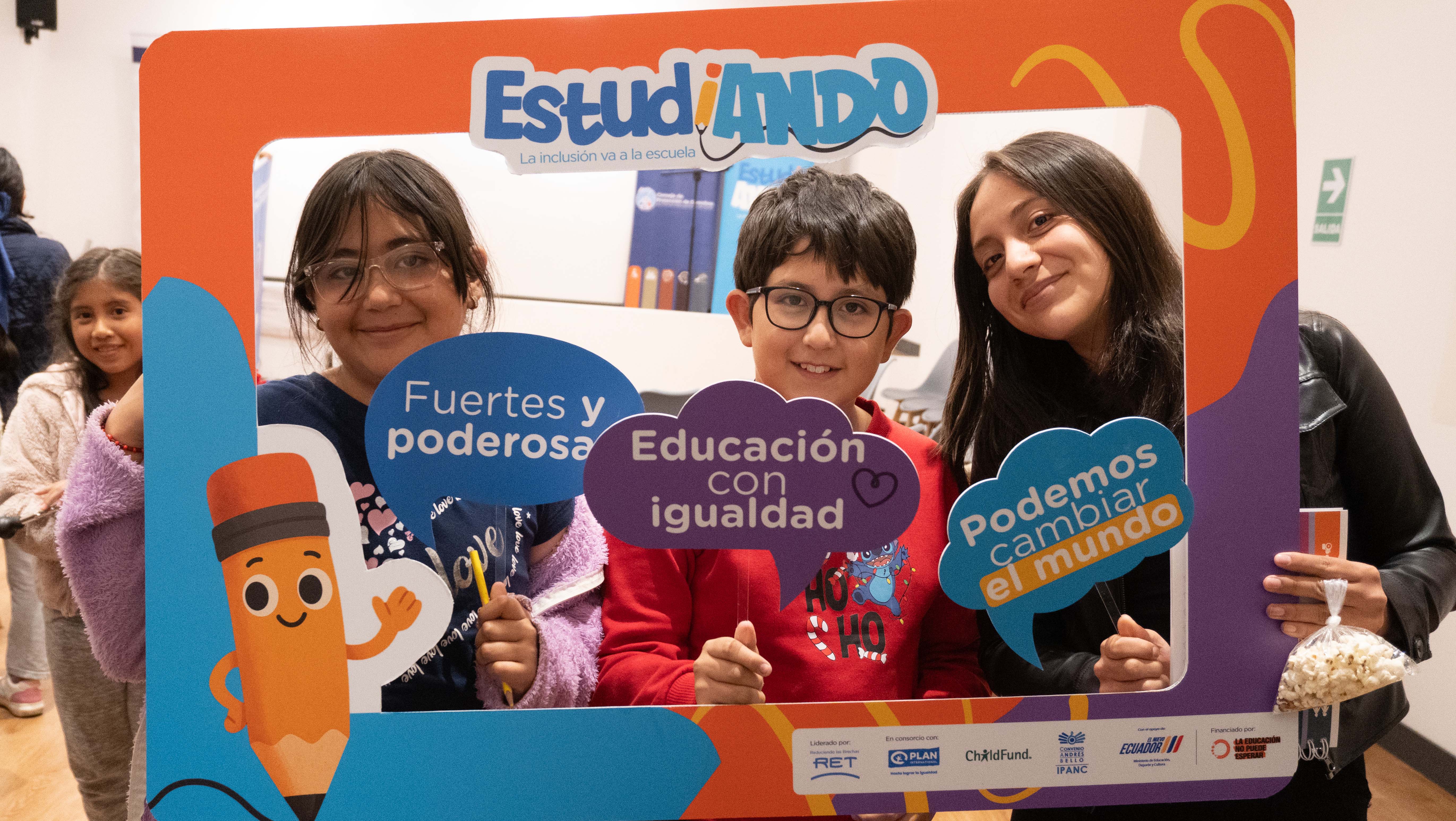 RET en español: En Ecuador, EstudiANDO impulsa el acceso de niñas y mujeres a carreras STEM en el marco del #8M